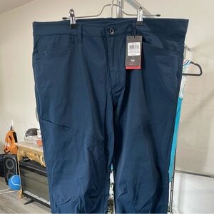 Mountain Hardwear Blue Chinos Relaxed Fit